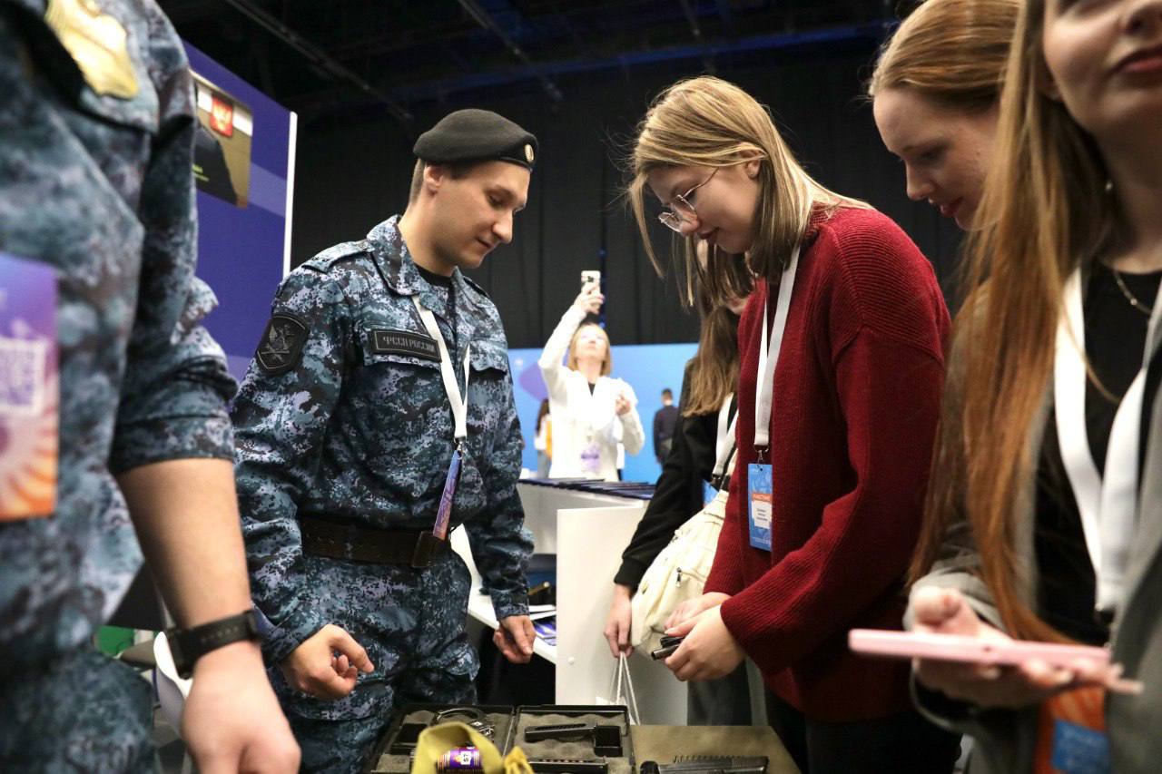 Форум молодых госслужащих «ГосСтарт» открылся в Нижнем Новгороде Форум молодых госслужащих «ГосСтарт» открылся в Нижнем Новгороде