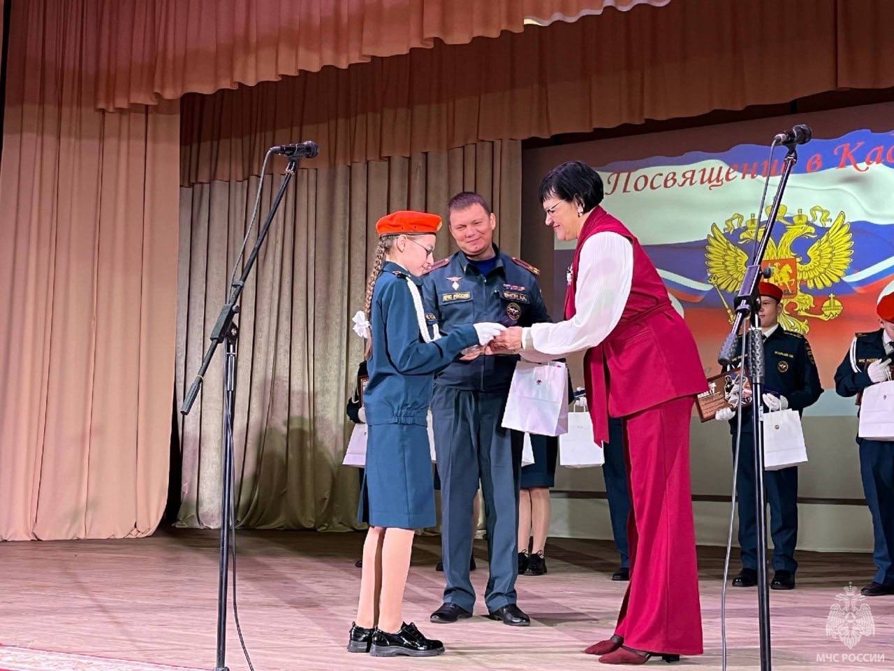 24 героя в погонах: пятиклассники Октябрьской школы стали кадетами МЧС России! 24 героя в погонах: пятиклассники Октябрьской школы стали кадетами МЧС России!