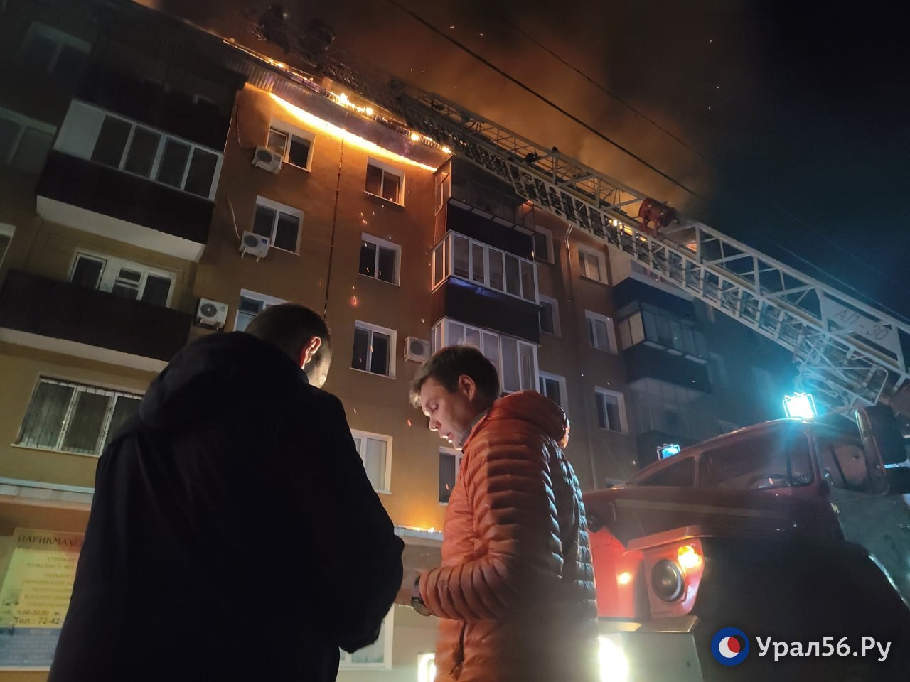 На месте пожара создан штаб