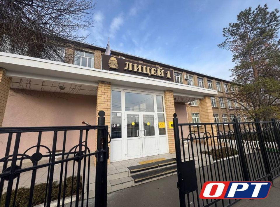 В Оренбурге началась встреча жителей сгоревшего дома с главой города