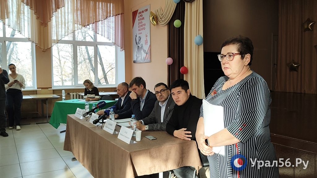 Жители Оренбурга, чьи квартиры пострадали во время пожара в доме на пр. Больничном, получат по 50 тысяч рублей на семью Жители Оренбурга, чьи квартиры пострадали во время пожара в доме на пр. Больничном, получат по 50 тысяч рублей на семью