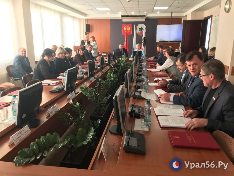 В Орске начинается внеочередное заседание горсовета