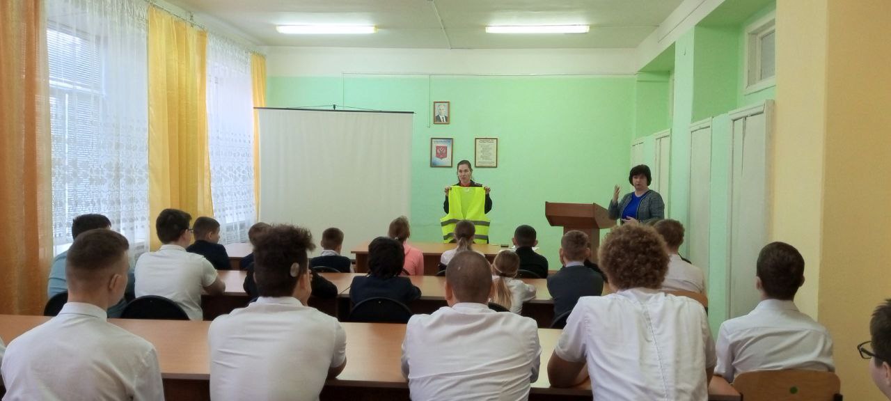 Сотрудники Госавтоинспекции Бузулука в рамках акции «Засветись» посетили школу для слабослышащих и глухих детей «Специальная (коррекционная)школа- интернат» Сотрудники Госавтоинспекции Бузулука в рамках акции «Засветись» посетили школу для слабослышащих и глухих детей «Специальная (коррекционная)школа- интернат»
