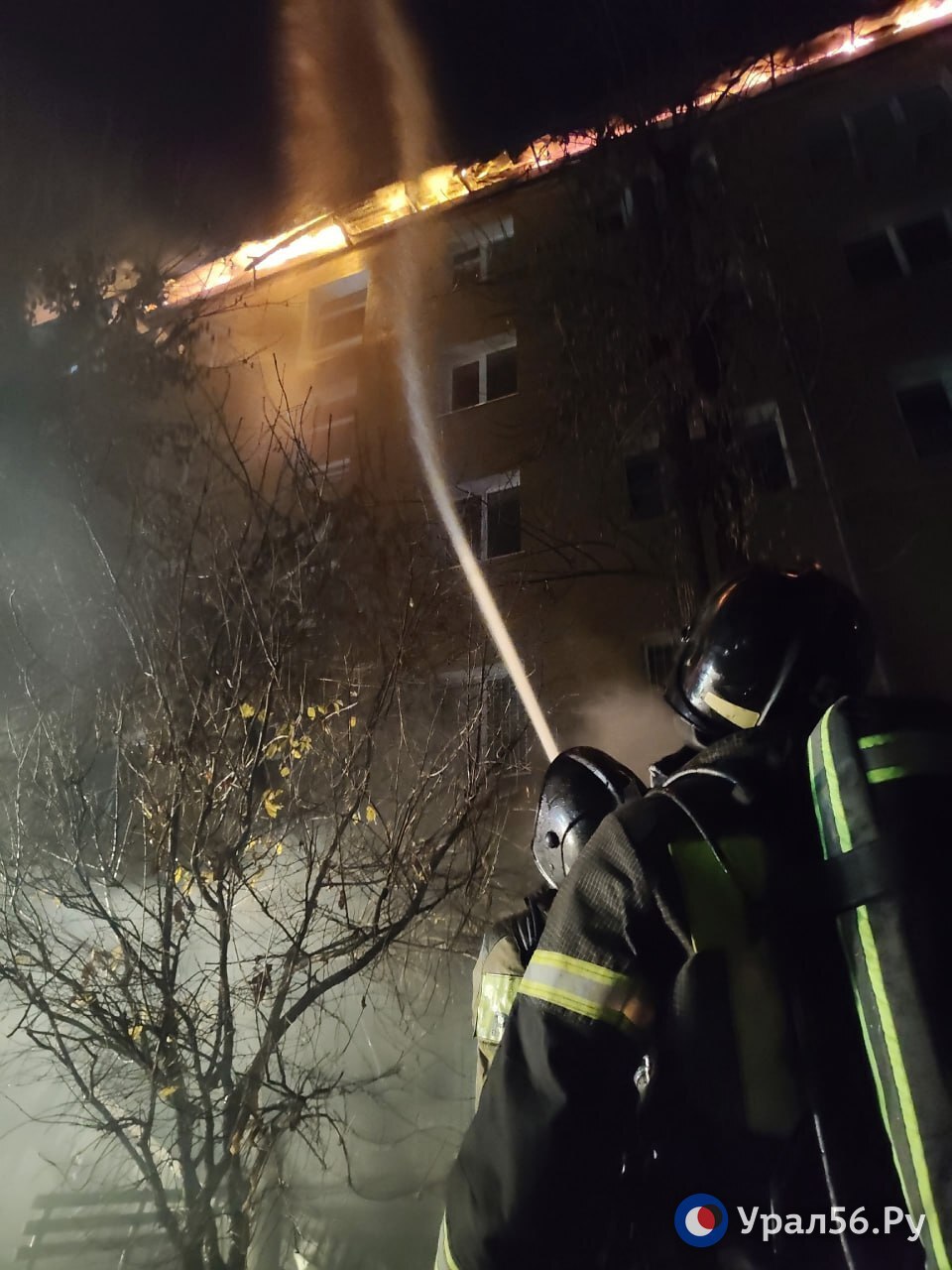 Предварительно, площадь пожара 1000 квадратных метров Предварительно, площадь пожара 1000 квадратных метров