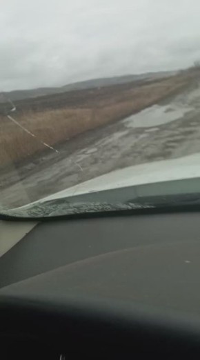 «Едем по луноходной трассе»: Дорога между селами в Оренбургской области превратилась в месиво