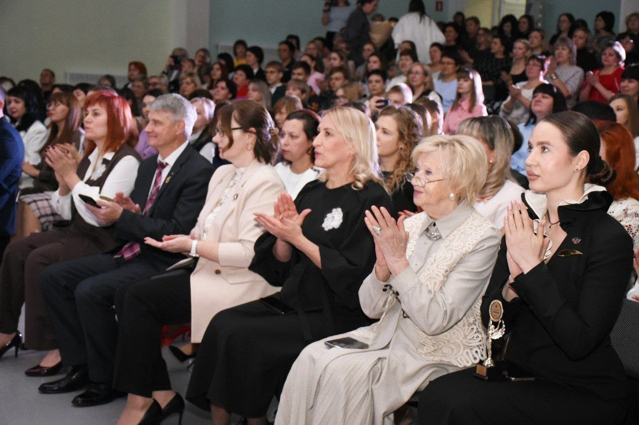 Стали известны имена победителей муниципальных конкурсов профессионального мастерства работников образования «Учитель города Оренбурга - 2026» и «Воспитатель города Оренбурга - 2026» Стали известны имена победителей муниципальных конкурсов профессионального мастерства работников образования «Учитель города Оренбурга - 2026» и «Воспитатель города Оренбурга - 2026»