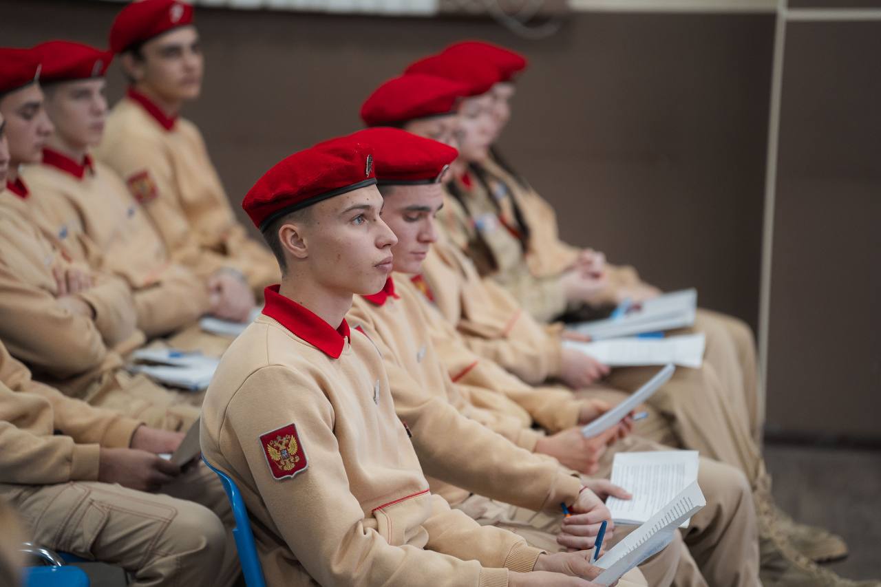 В Оренбуржье открыт слет студенческих патриотических клубов региона В Оренбуржье открыт слет студенческих патриотических клубов региона