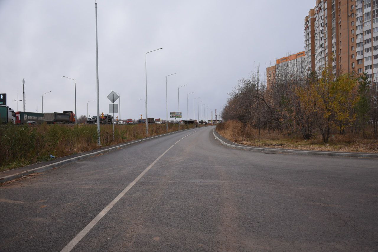 Новая дорога на улице Александрова будет полностью благоустроена Новая дорога на улице Александрова будет полностью благоустроена