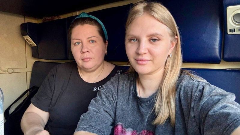 Оренбургские педиатры в третий раз отправились в ЛНР лечить детей