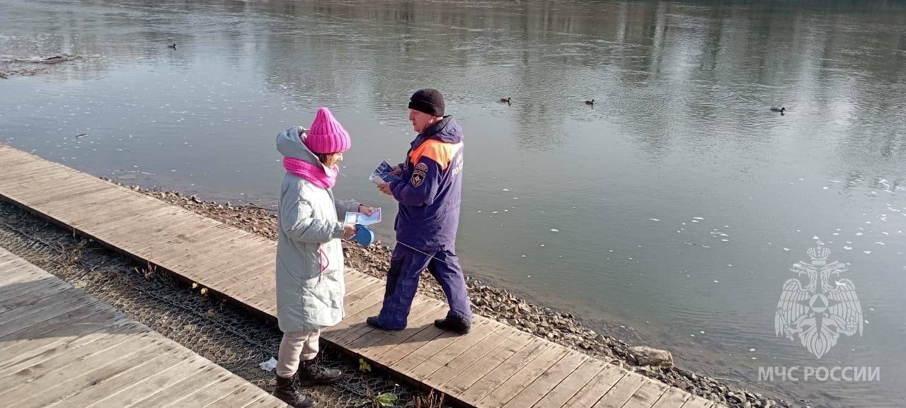 Патруль безопасности: оренбуржцам напомнили о мерах предосторожности у воды Патруль безопасности: оренбуржцам напомнили о мерах предосторожности у воды