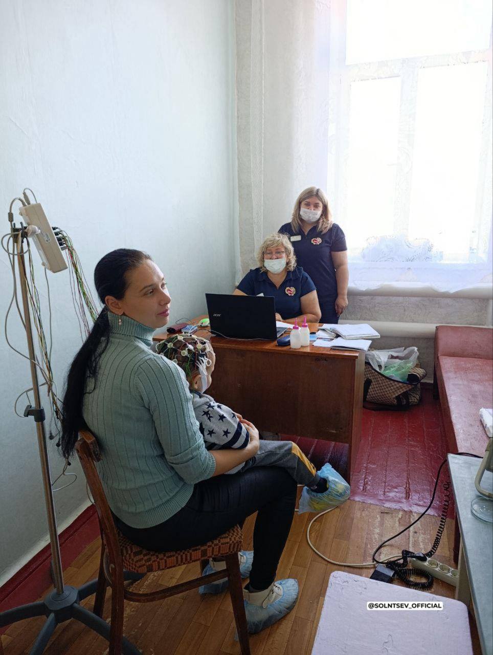 Евгений Солнцев: Доктора из Оренбурга в третий раз отправились в ЛНР оказывать помощь детям из подшефного нашего региона – Перевальского округа Евгений Солнцев: Доктора из Оренбурга в третий раз отправились в ЛНР оказывать помощь детям из подшефного нашего региона – Перевальского округа