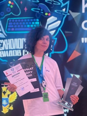 Оренбуржец Дамир Камалутдинов завоевал серебро на Всероссийском Кубке технологических видов спорта и отправится на «Игры Будущего» в Абу-Даби