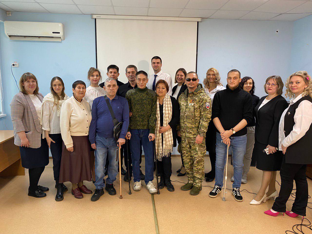 В комплексном центре соцобслуживания в Северном округе г. Оренбурга прошла акция «День открытых дверей в отделениях дневного пребывания» для ветеранов СВО и членов их семей В комплексном центре соцобслуживания в Северном округе г. Оренбурга прошла акция «День открытых дверей в отделениях дневного пребывания» для ветеранов СВО и членов их семей