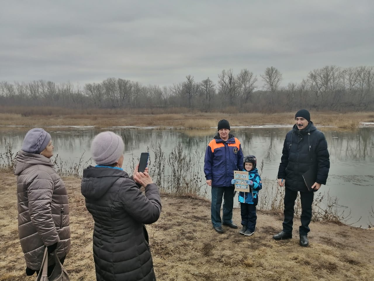 Если лёд хрустит под ногами - уже поздно Если лёд хрустит под ногами - уже поздно