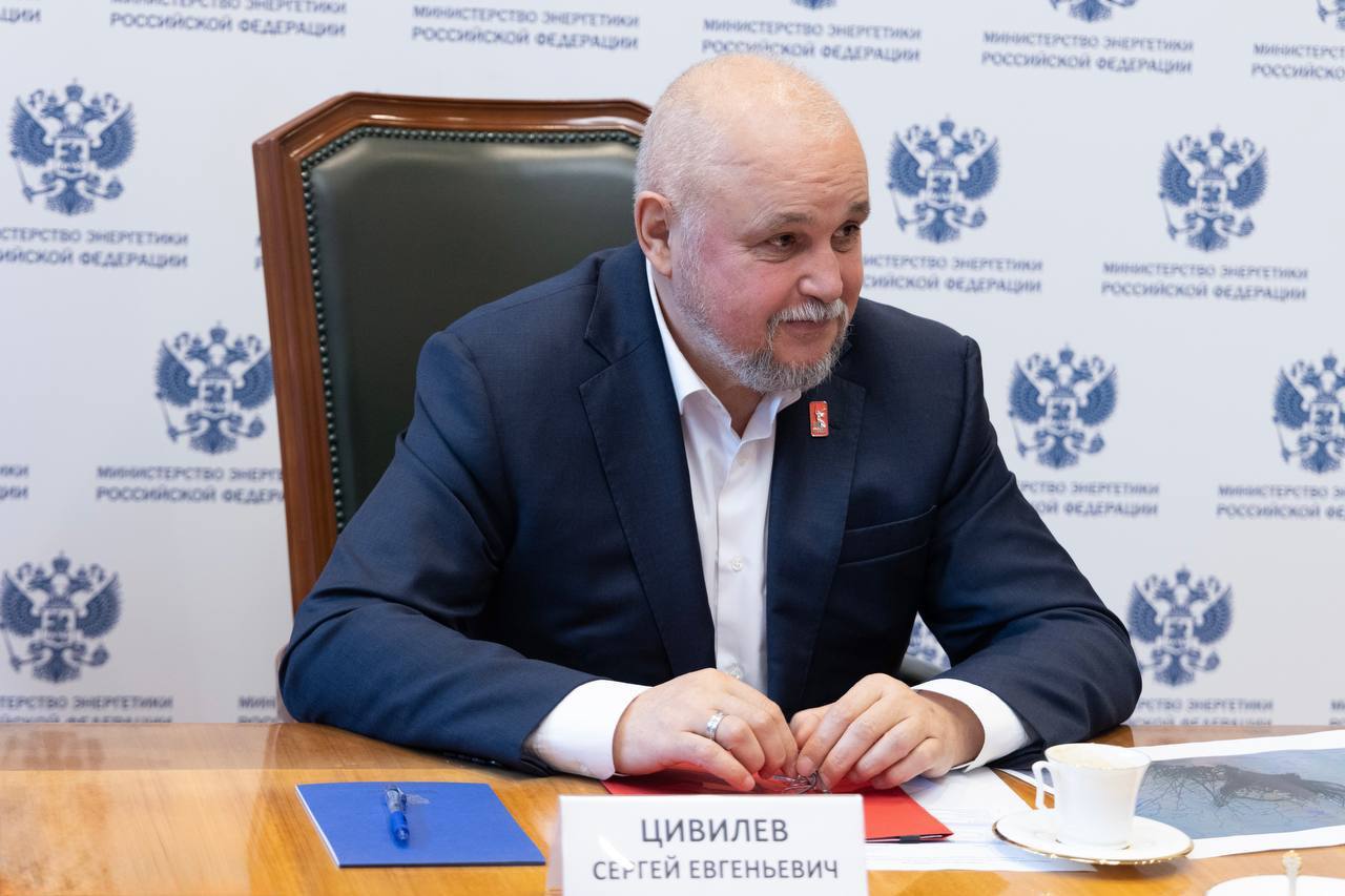 Сергей Цивилев и Евгений Солнцев обсудили развитие ТЭК Оренбургской области Сергей Цивилев и Евгений Солнцев обсудили развитие ТЭК Оренбургской области