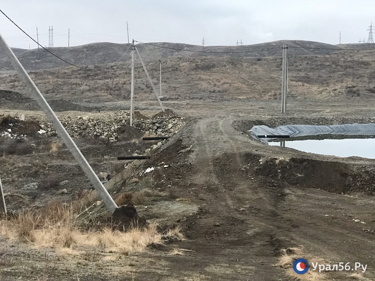 Ребенок чуть не утонул в искусственном пруду в поселке Мостострой Орска Ребенок чуть не утонул в искусственном пруду в поселке Мостострой Орска