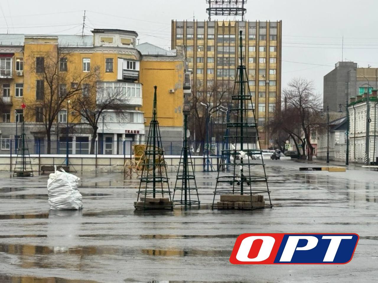 Оренбург готовится к встрече Нового года Оренбург готовится к встрече Нового года