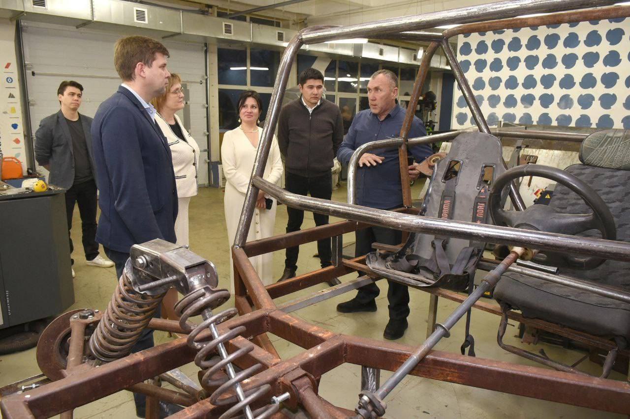 Альберт Юмадилов встретился со студентами и педагогами гуманитарно-технического техникума Оренбурга Альберт Юмадилов встретился со студентами и педагогами гуманитарно-технического техникума Оренбурга