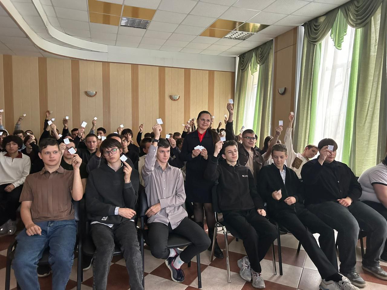 СТАНЬ ЗАМЕТНЕЙ НА ДОРОГЕ. Профилактика детского дорожно-транспортного травматизма - остро стоящая проблема общества СТАНЬ ЗАМЕТНЕЙ НА ДОРОГЕ. Профилактика детского дорожно-транспортного травматизма - остро стоящая проблема общества