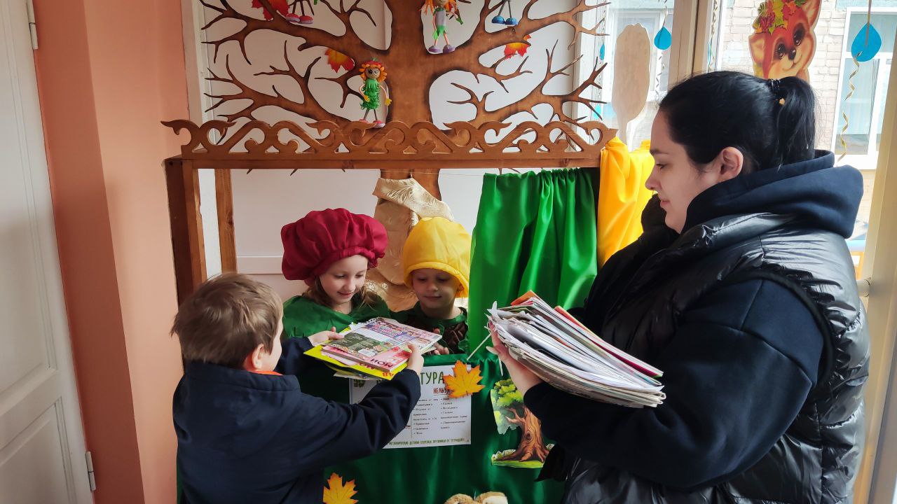 Батл продолжается: оренбуржцы принимают участие в акции по сбору макулатуры Батл продолжается: оренбуржцы принимают участие в акции по сбору макулатуры