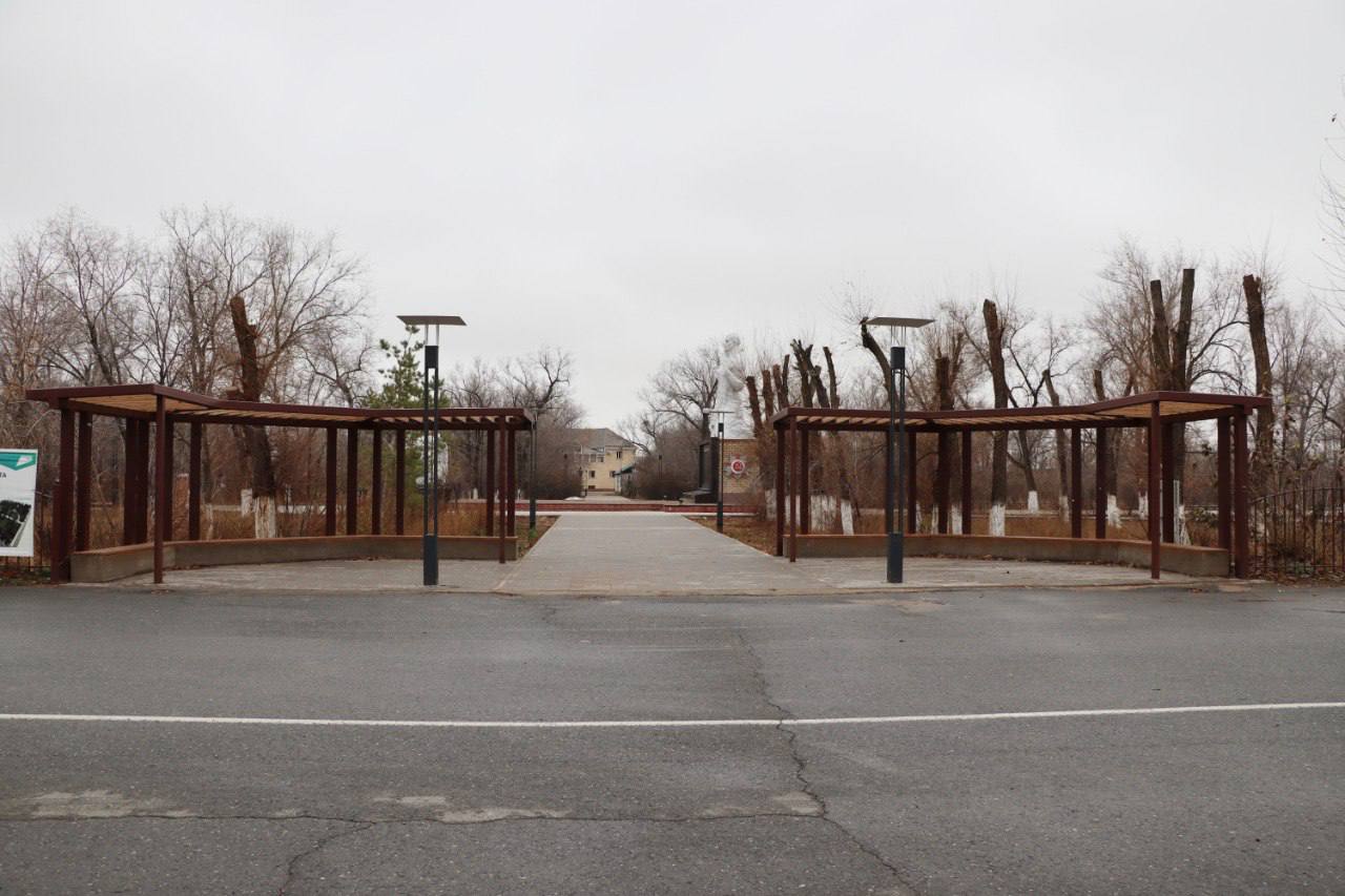 В Соль-Илецке закончили ремонт сквера на улице Карла Маркса В Соль-Илецке закончили ремонт сквера на улице Карла Маркса