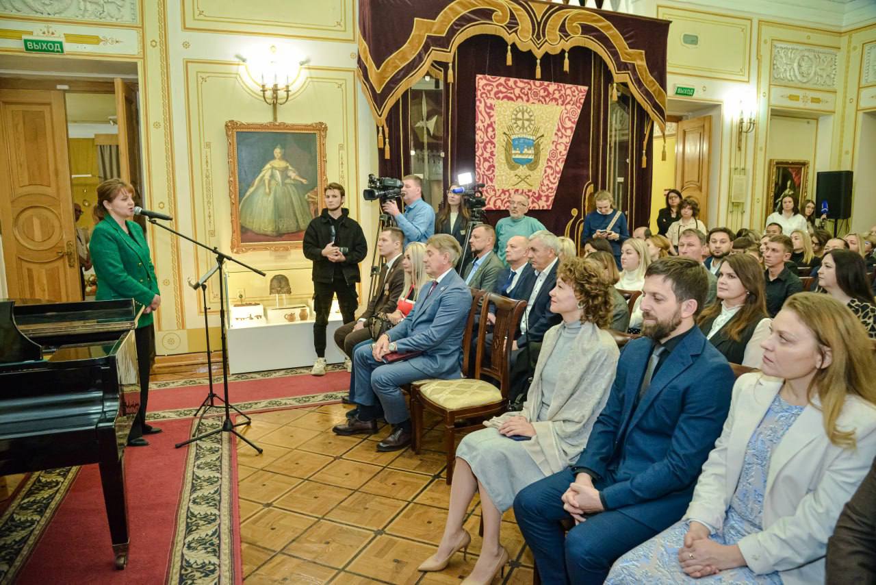 В Оренбургской области наградили лучших музейных сотрудников В Оренбургской области наградили лучших музейных сотрудников