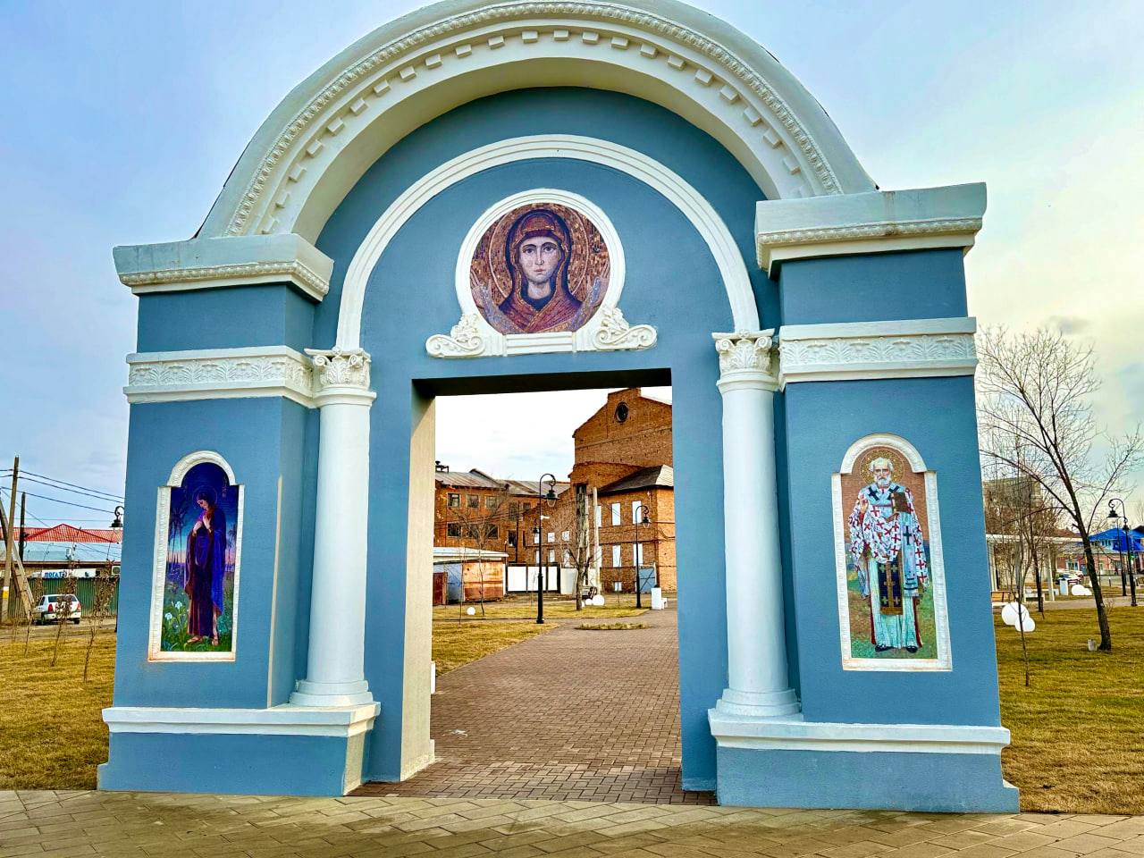 В Орске закончили ремонт сквера Пушкина В Орске закончили ремонт сквера Пушкина