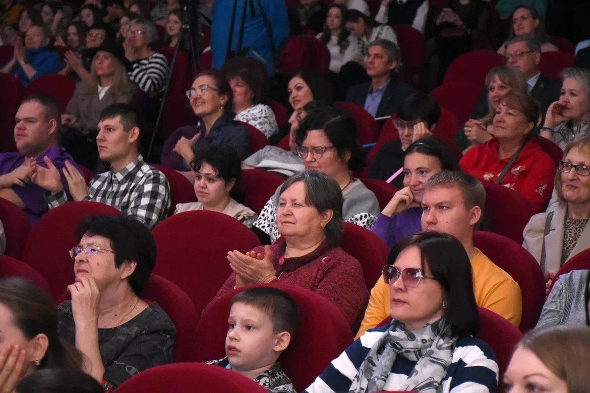 Три десятилетия на сцене: «Классная компания» из Оренбурга отметила юбилей! Три десятилетия на сцене: «Классная компания» из Оренбурга отметила юбилей!