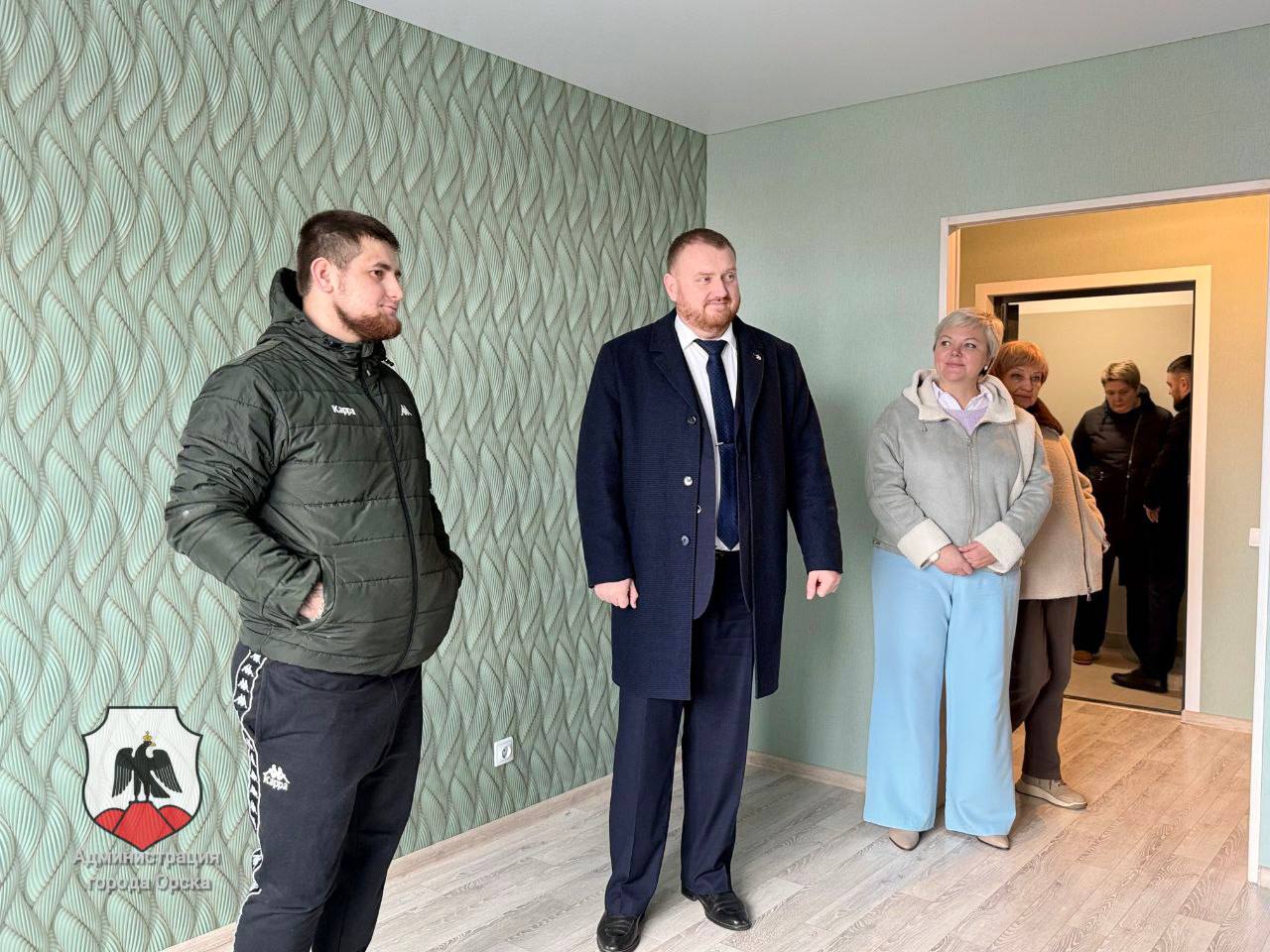 В Орске участник СВО и еще 20 сирот обрели собственное жилье В Орске участник СВО и еще 20 сирот обрели собственное жилье