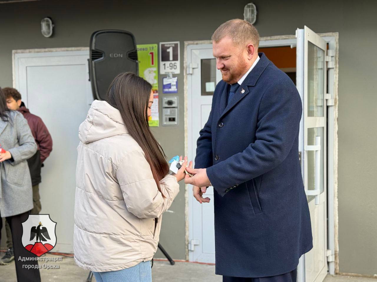 В Орске участник СВО и еще 20 сирот обрели собственное жилье