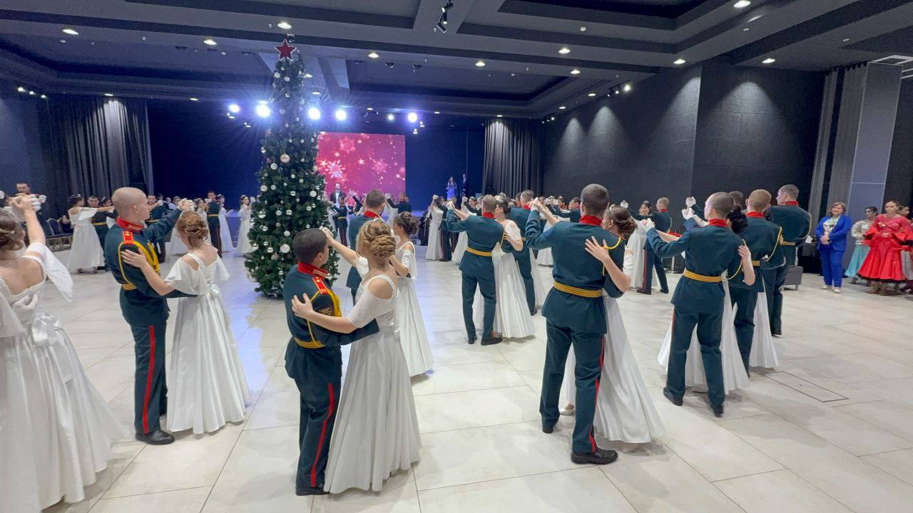 Оренбургские кадеты станут участниками благотворительного бала в Кремле Оренбургские кадеты станут участниками благотворительного бала в Кремле