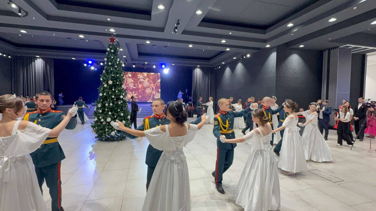 Оренбургские кадеты станут участниками благотворительного бала в Кремле Оренбургские кадеты станут участниками благотворительного бала в Кремле