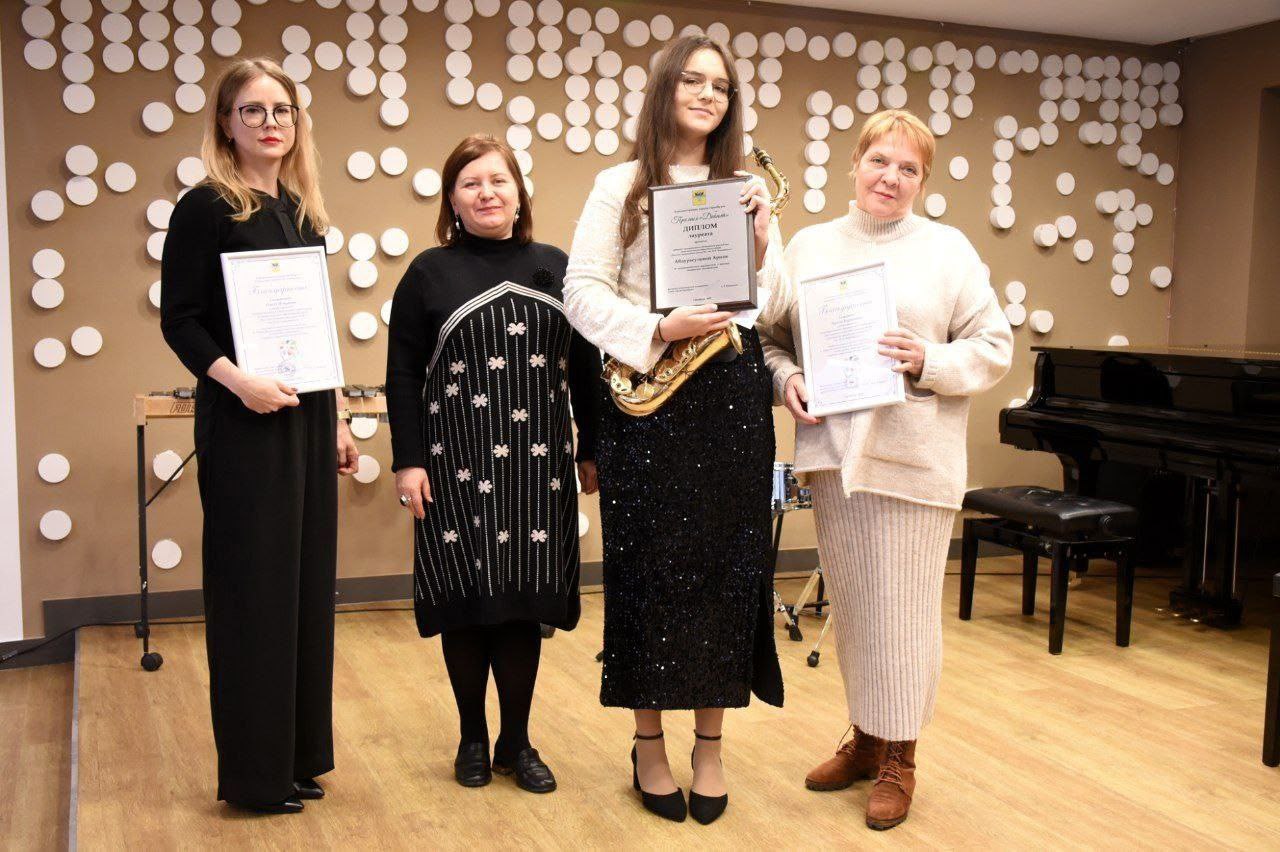 В Оренбурге наградили лауреатов премии «Дебют» и победителей конкурса «Профессиональное мастерство» В Оренбурге наградили лауреатов премии «Дебют» и победителей конкурса «Профессиональное мастерство»