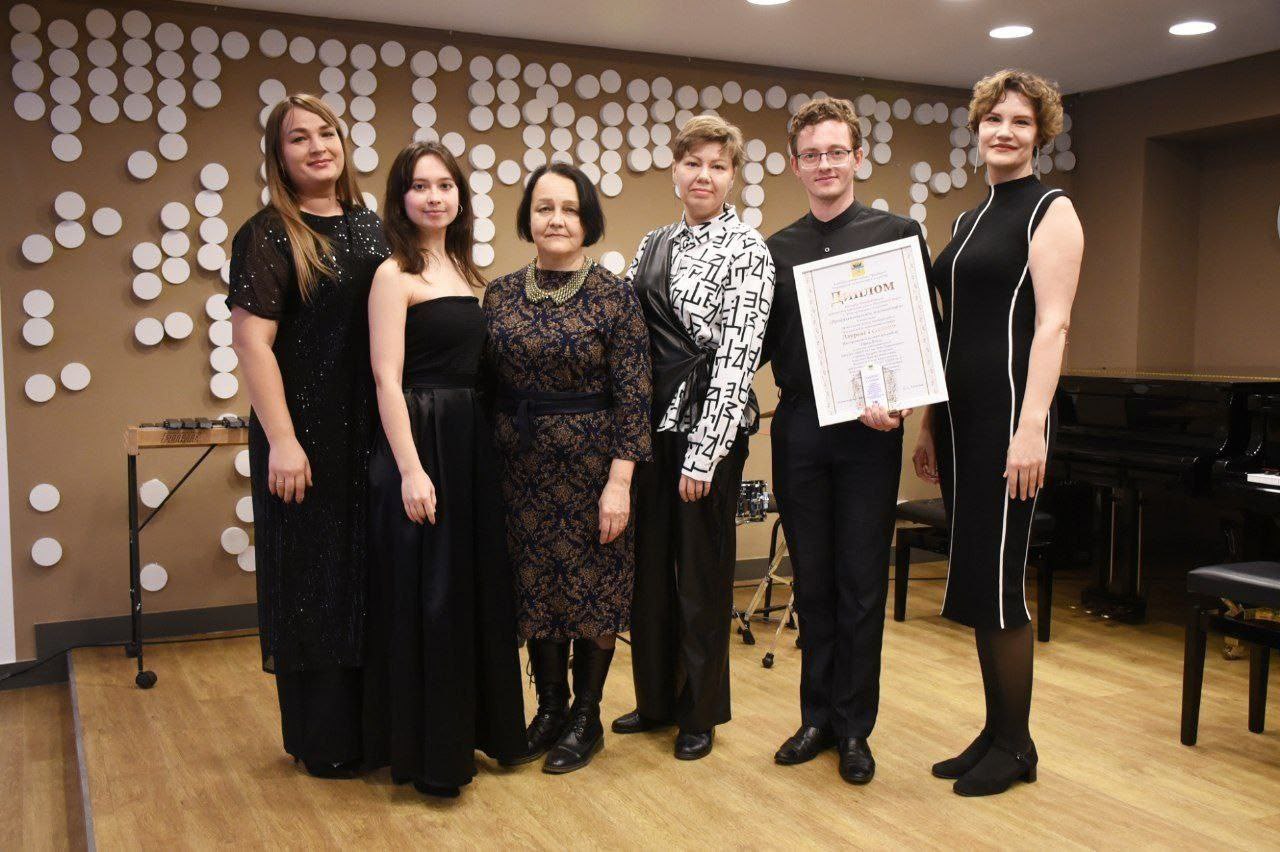 В Оренбурге наградили лауреатов премии «Дебют» и победителей конкурса «Профессиональное мастерство» В Оренбурге наградили лауреатов премии «Дебют» и победителей конкурса «Профессиональное мастерство»