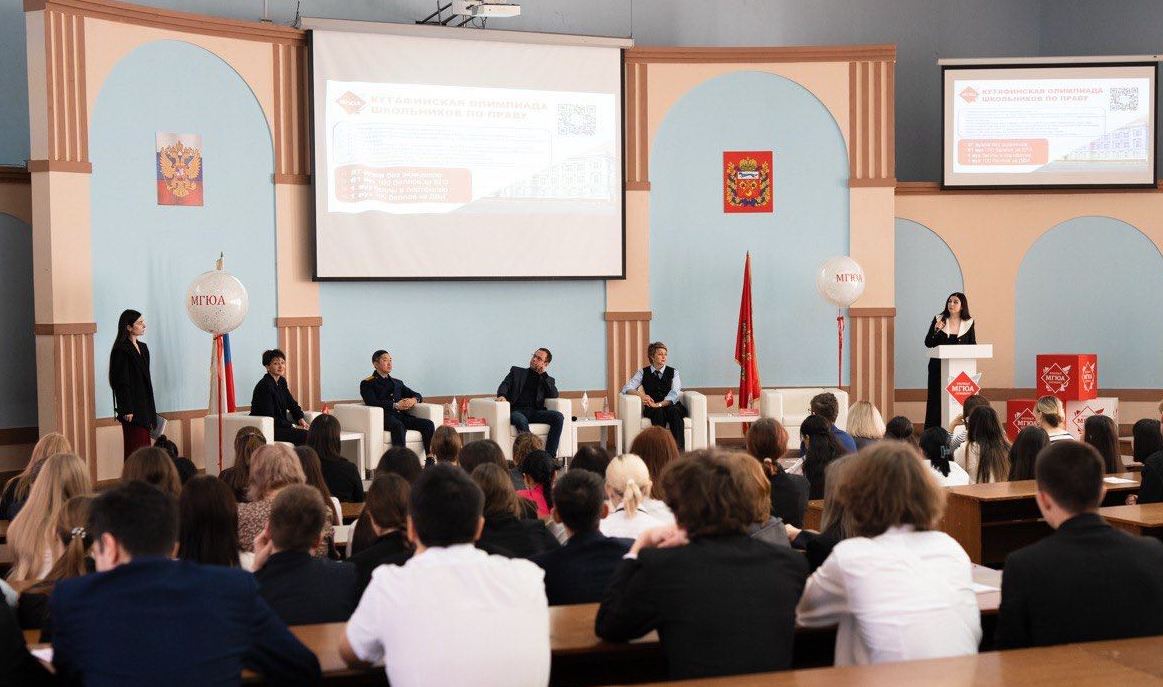 В Оренбурге сотрудник регионального следственного управления СК России встретился с будущими юристами В Оренбурге сотрудник регионального следственного управления СК России встретился с будущими юристами