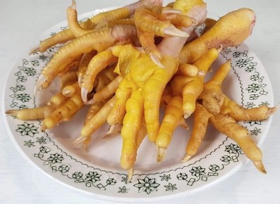 Неожиданное средство молодости: как куриные лапки могут спасти вашу кожу и суставы