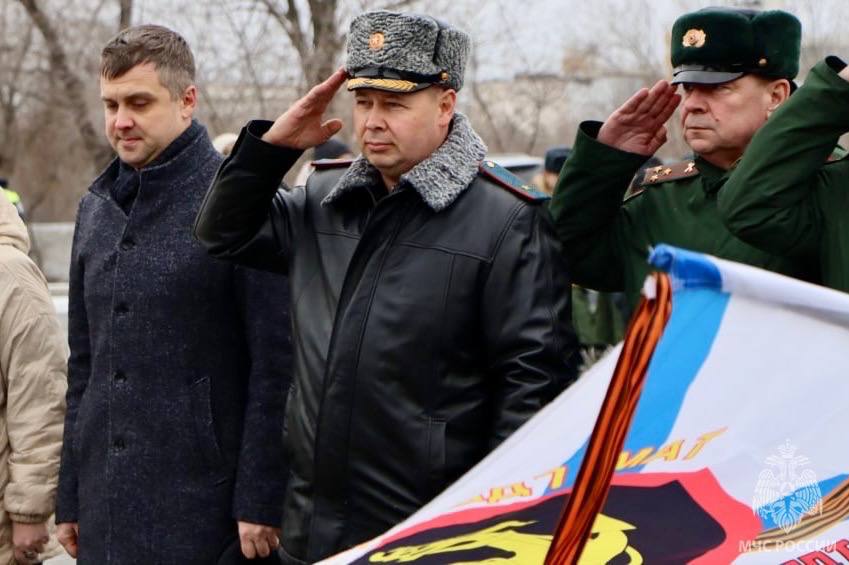 Сегодня день рождения отмечает начальник Главного управления МЧС России по Оренбургской области Александр Зенов Сегодня день рождения отмечает начальник Главного управления МЧС России по Оренбургской области Александр Зенов