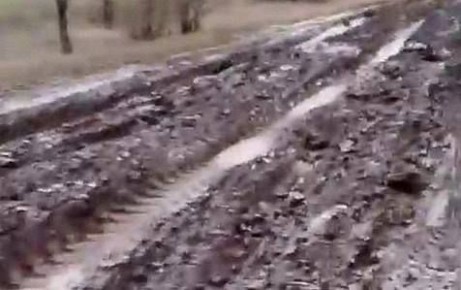 «Можно тут Ларгус закопать»: Местные жители показали состояние дорог в Асекеевском и Красногвардейском районах