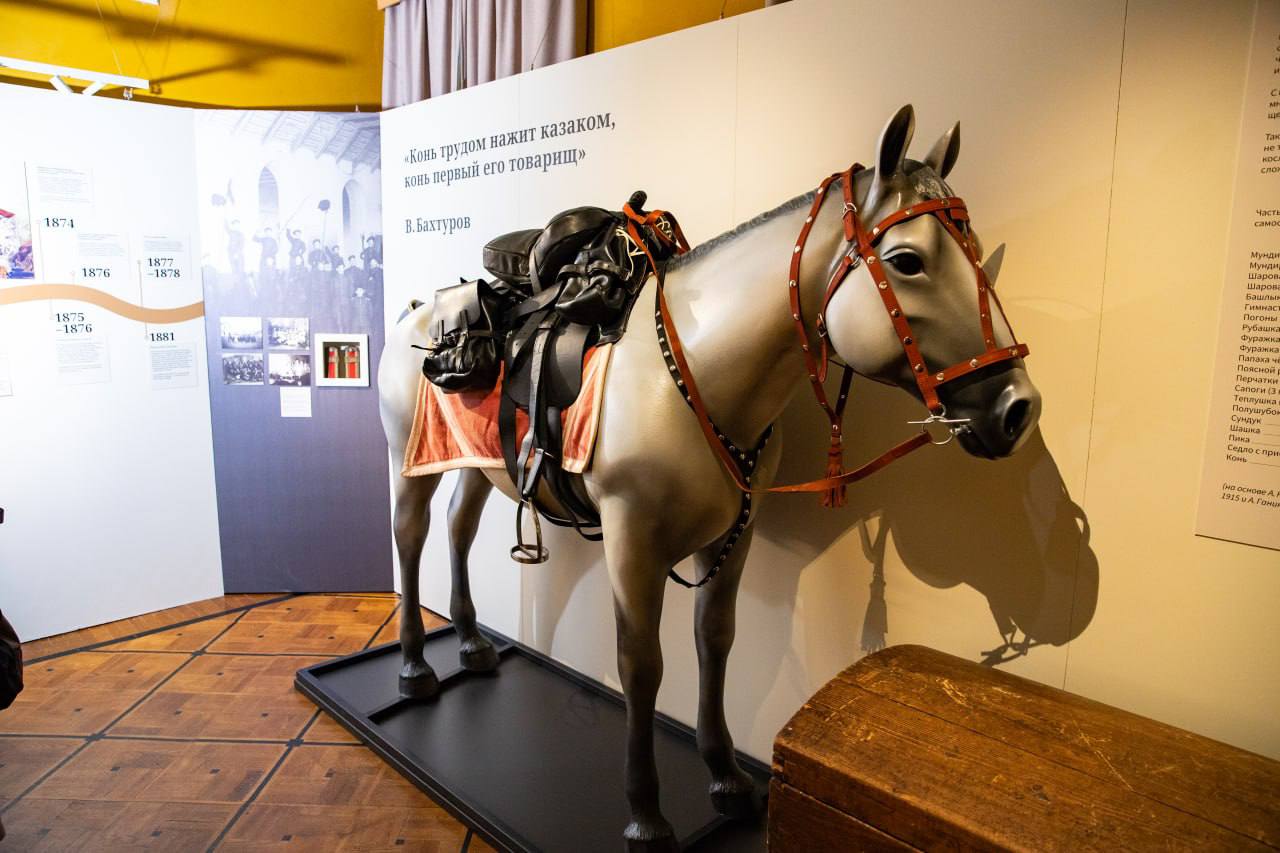 В Оренбургском губернаторском музее открылась новая выставка «Урал – казачий рубеж» В Оренбургском губернаторском музее открылась новая выставка «Урал – казачий рубеж»