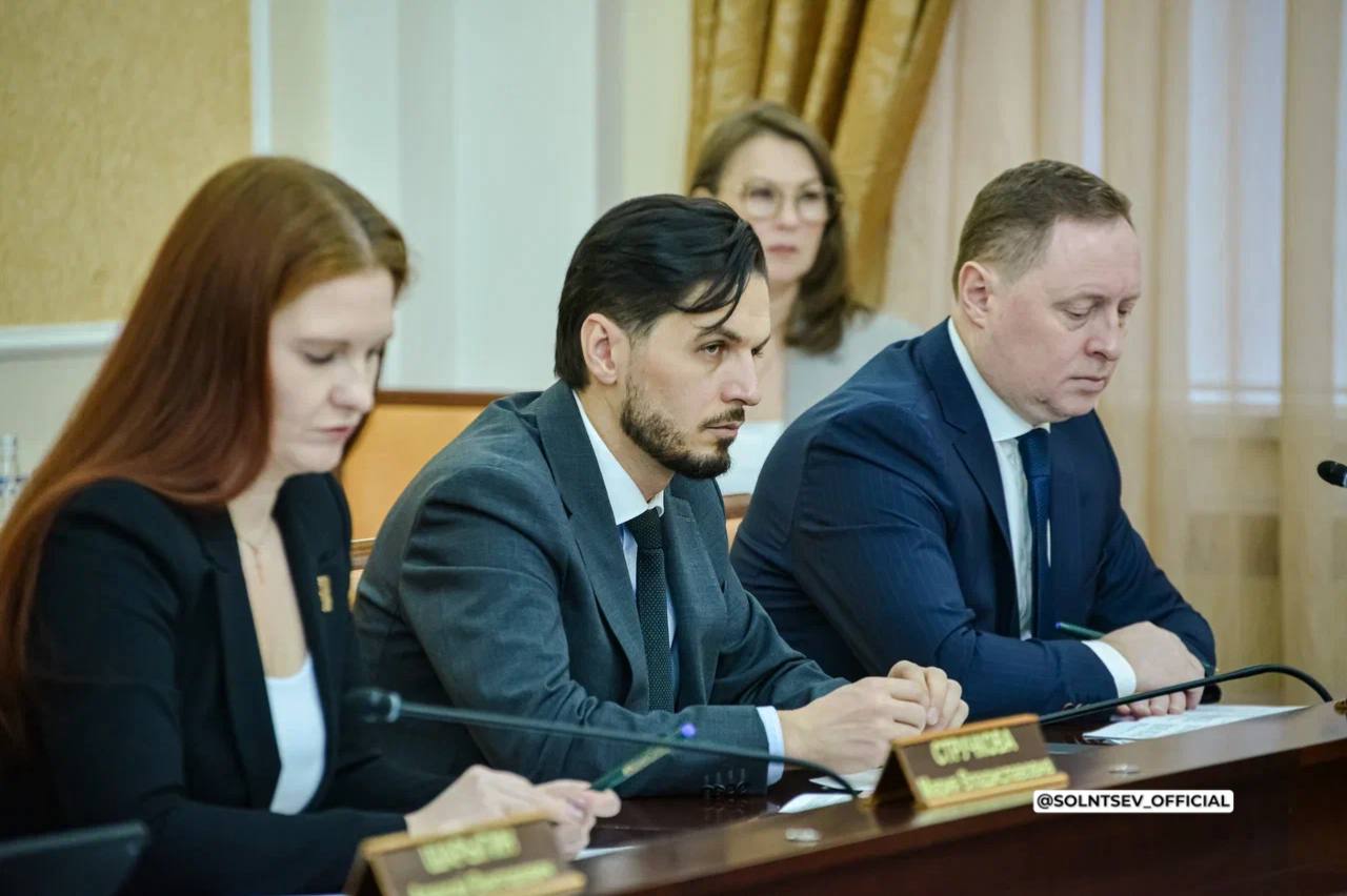 Евгений Солнцев: Еженедельные заседания Правительства – возможность не только утвердить нормативные акты, но и поднять все волнующие вопросы Евгений Солнцев: Еженедельные заседания Правительства – возможность не только утвердить нормативные акты, но и поднять все волнующие вопросы