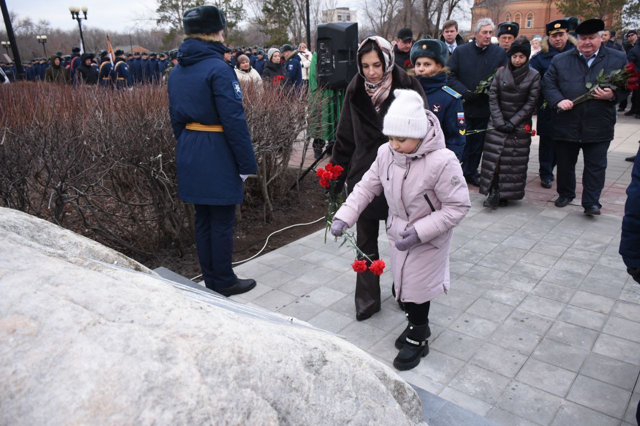 В Оренбурге открыли мемориал экипажам 117-го военно-транспортного авиационного полка В Оренбурге открыли мемориал экипажам 117-го военно-транспортного авиационного полка