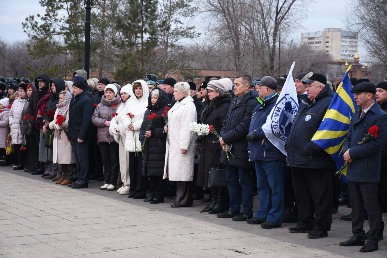 В Оренбурге открыли мемориал экипажам 117-го военно-транспортного авиационного полка В Оренбурге открыли мемориал экипажам 117-го военно-транспортного авиационного полка