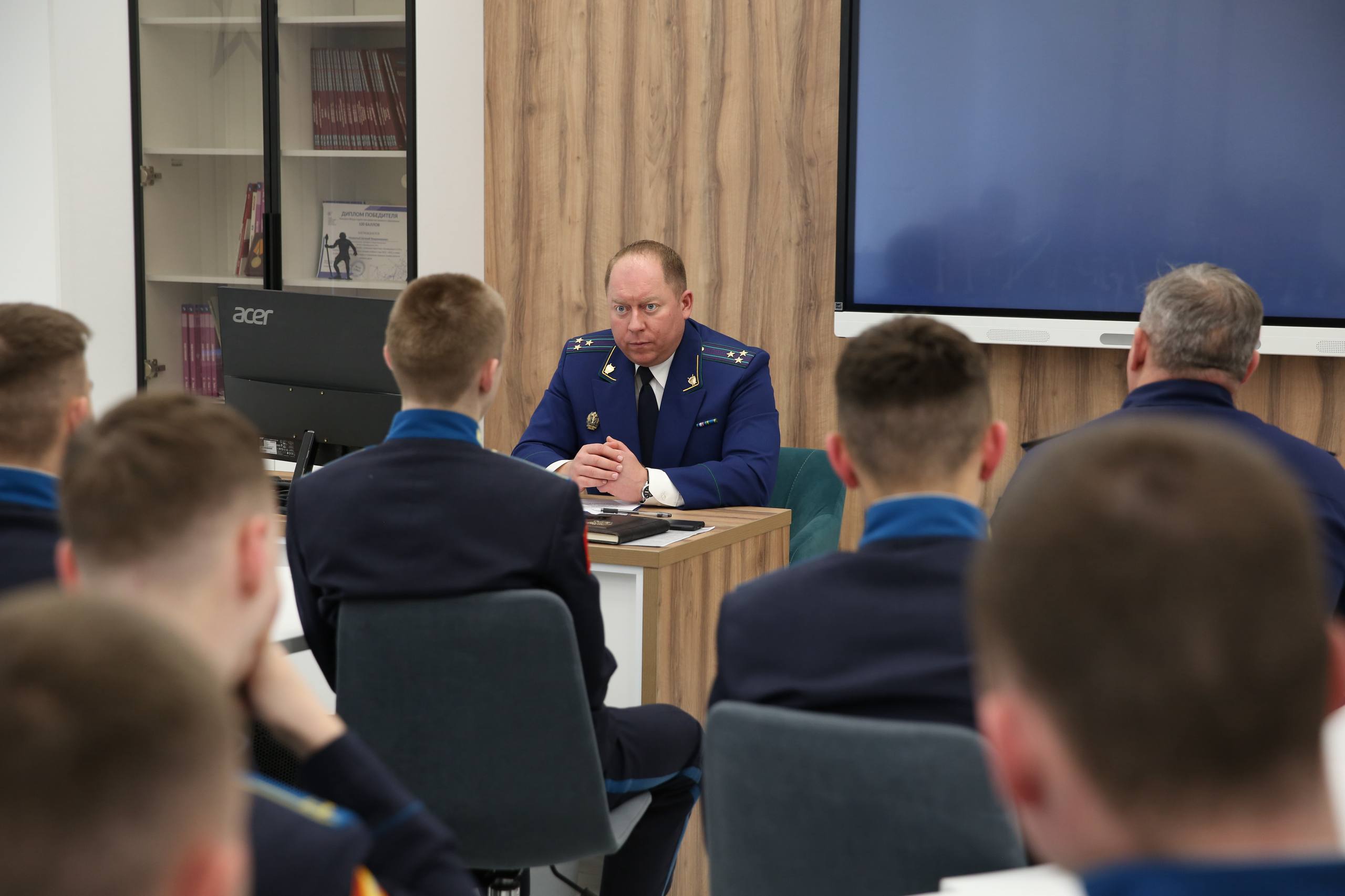 Руководство прокуратуры Оренбургской области провело встречу с воспитанниками Оренбургского президентского кадетского училища Руководство прокуратуры Оренбургской области провело встречу с воспитанниками Оренбургского президентского кадетского училища