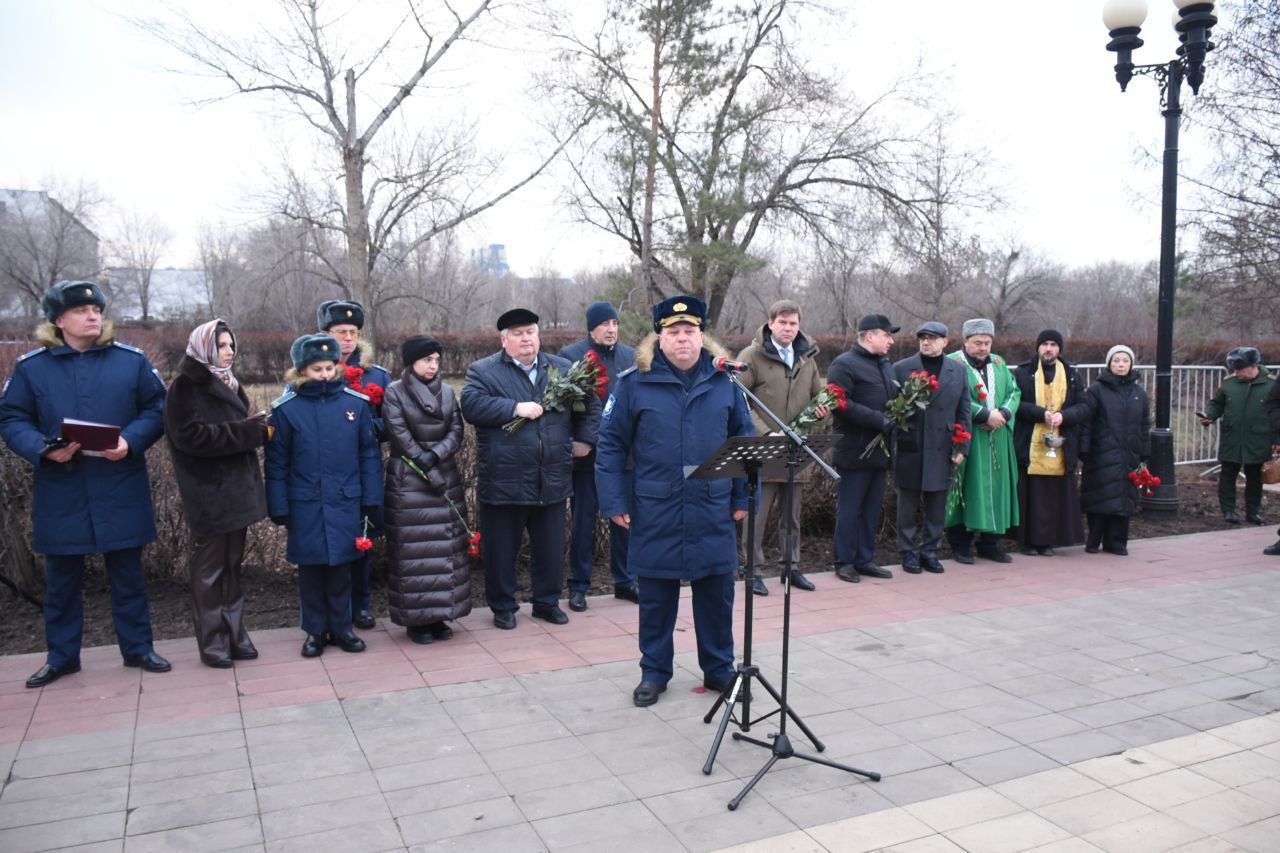 В Оренбурге открыли мемориал экипажам 117-го военно-транспортного авиационного полка В Оренбурге открыли мемориал экипажам 117-го военно-транспортного авиационного полка