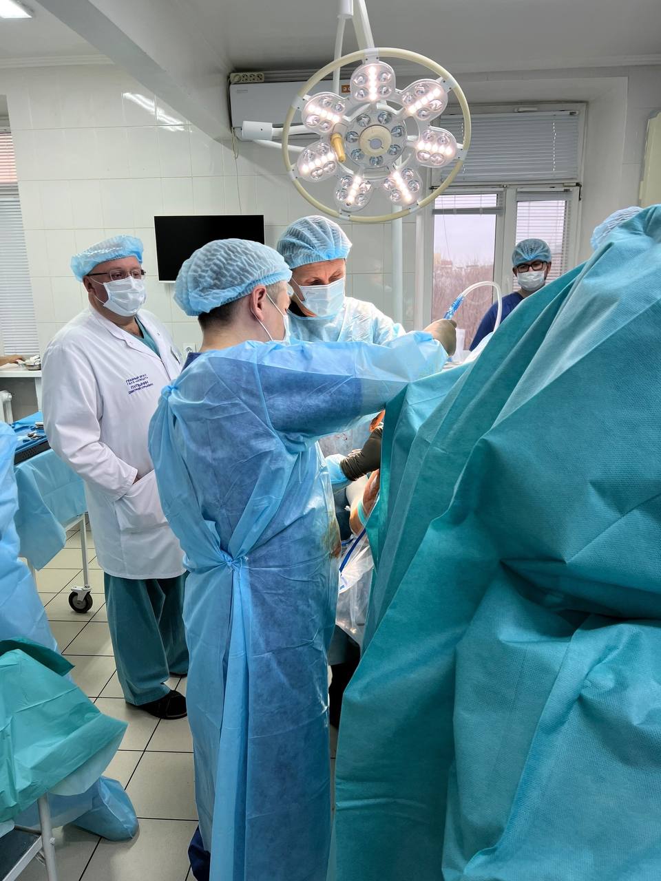 В Оренбургском областном центре хирургии и травматологии проведена уникальная операция В Оренбургском областном центре хирургии и травматологии проведена уникальная операция