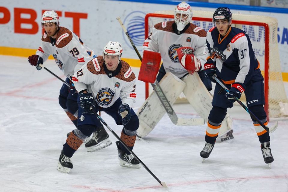 «Два очка не пахнут»: Прилетел из Магнитогорска победный комментарий главного тренера ХК «Южный Урал» Владислава Отмахова: