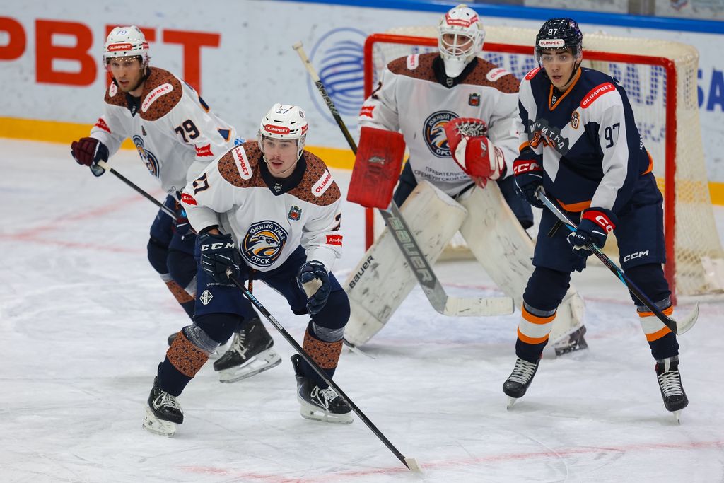 «Два очка не пахнут»: Прилетел из Магнитогорска победный комментарий главного тренера ХК «Южный Урал» Владислава Отмахова: