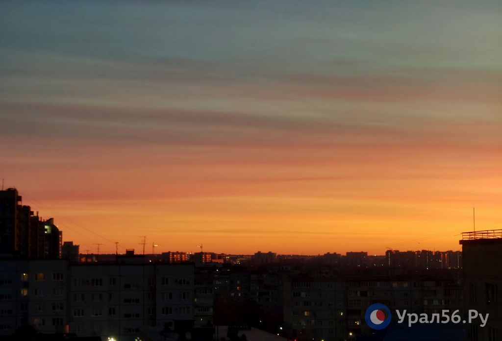 Морозный рассвет в Оренбурге Морозный рассвет в Оренбурге