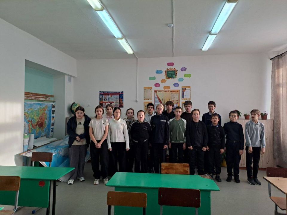 Как сохранить жизнь на дороге и кем можно стать в будущем — об этом учащимся Куруильской и Зиянчуринской школ рассказали сотрудники Госавтоинспекции Как сохранить жизнь на дороге и кем можно стать в будущем — об этом учащимся Куруильской и Зиянчуринской школ рассказали сотрудники Госавтоинспекции