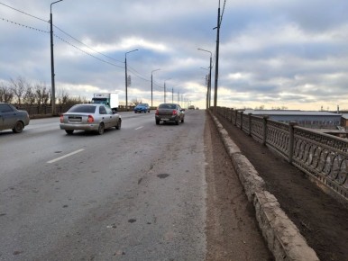 Когда отремонтируют мост через Урал на улице Донгузской в Оренбурге? Когда рак на горе свистнет?